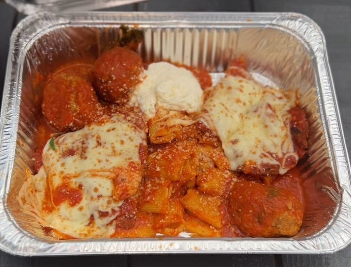 CHICKEN PARM VALUE MEAL