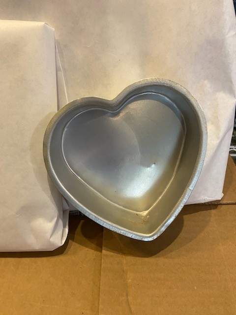 Heart Shaped Aluminum Baking Pan 6"