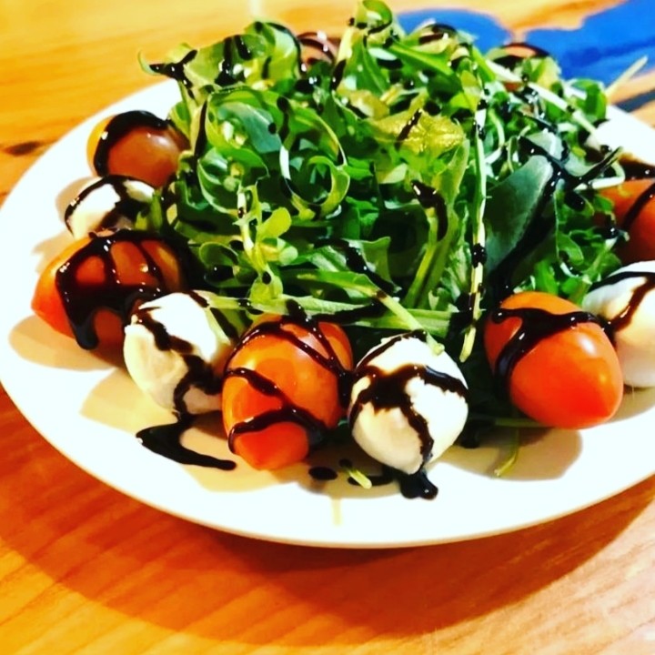 Tomato, fresh mozarella salad