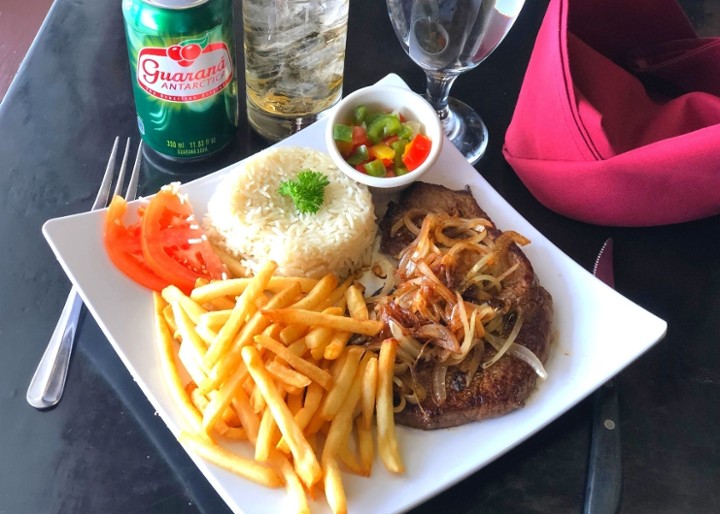 Sirloin Steak with Onions/Bife Acebolado