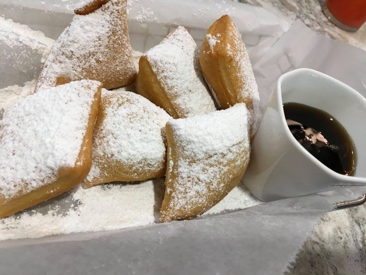 (6) BEIGNET