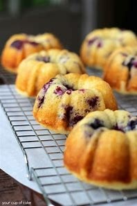 Mini Bundt cake