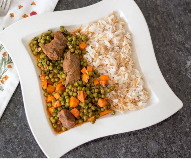 Pea Stew with rice (Yakhni Bazela)