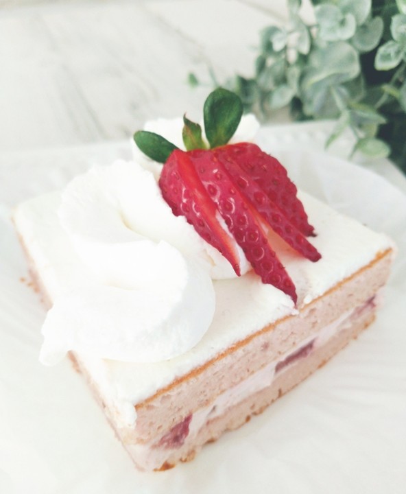 Strawberry Cream Cake (gluten free)