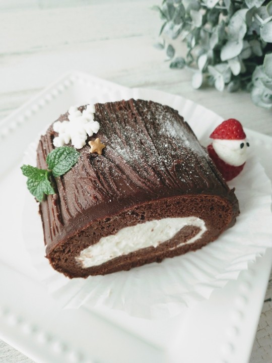 Chocolate and Cream Log Cake (gluten free)