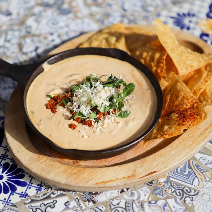 CREAMY QUESO