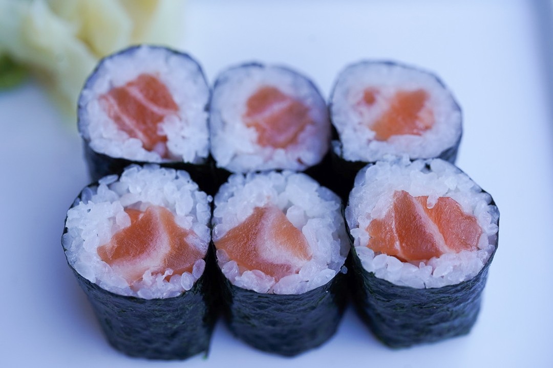 Salmon Roll*