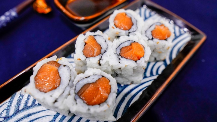 Salmon roll