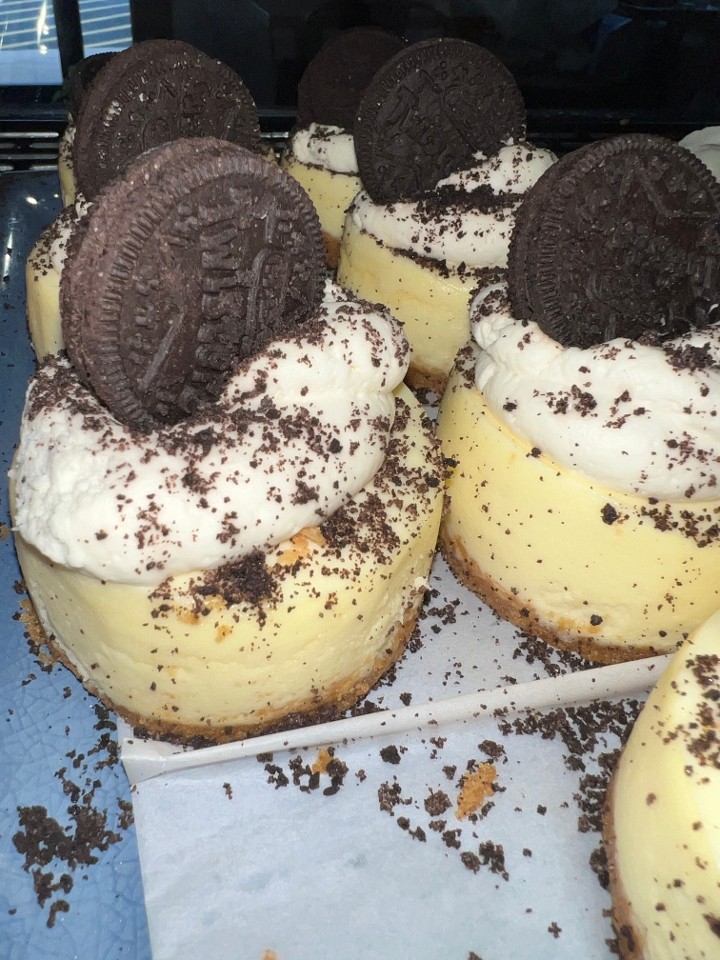 Cheesecake Topped With Oreo