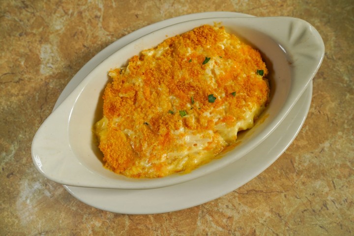 Funeral Potatoes with Garlic Bread