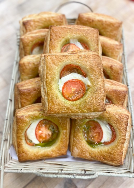 Caprese Croissant