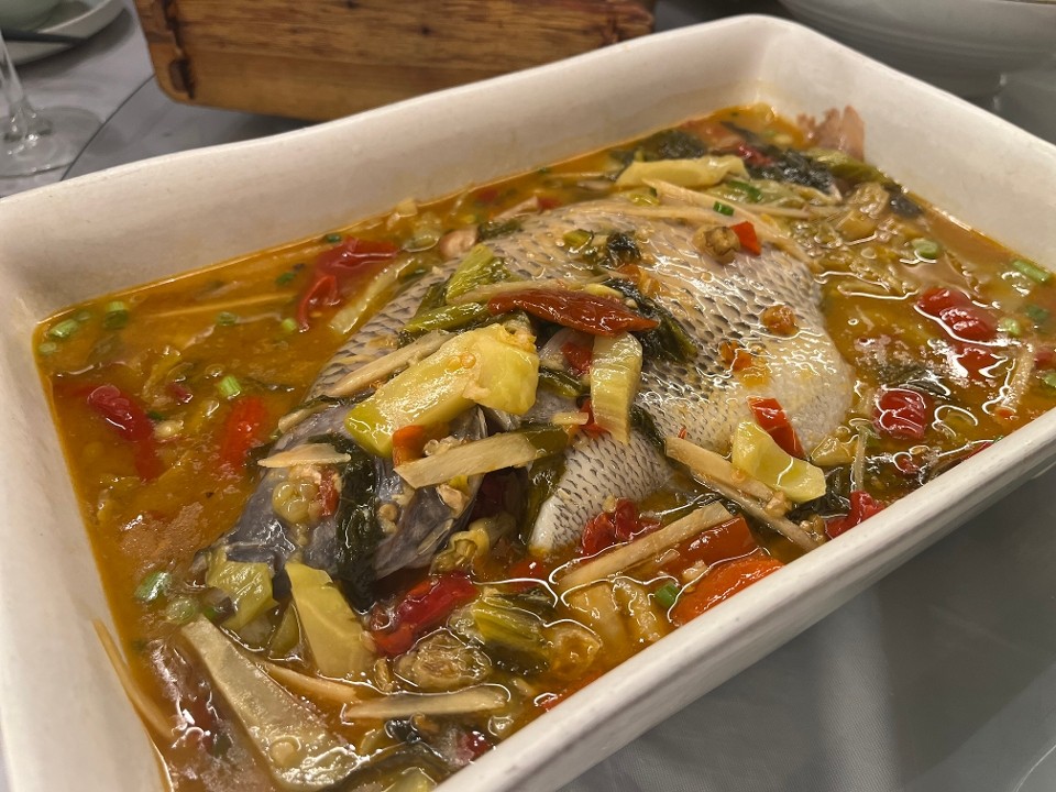 Sautéed Whole Fish with Fermented Mustard Green🌶️🌶️ 泡菜烧全鱼