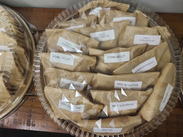 MEDIUM VARIETY EMPANADA PLATTER (25 PCS)