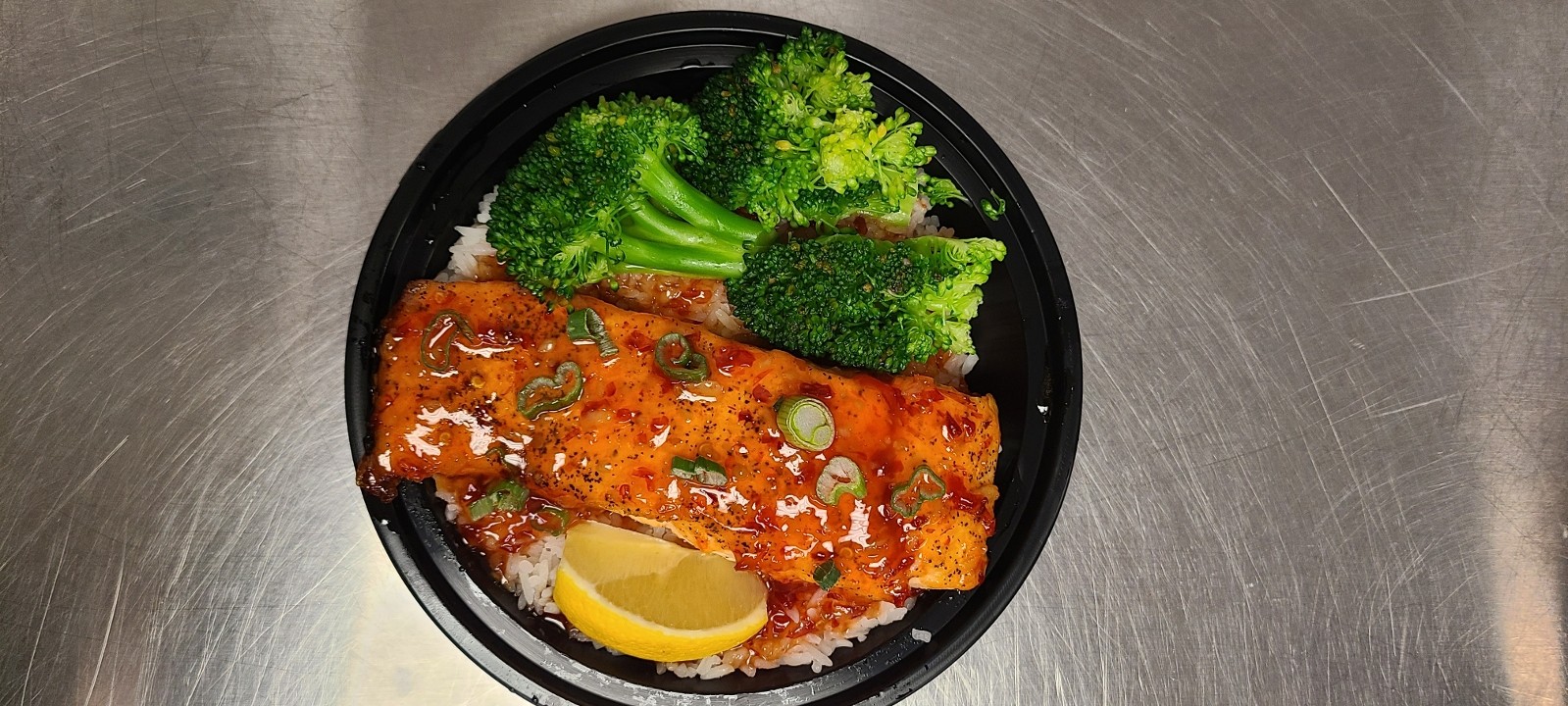 Sweet Chili Salmon w/white rice BOWL