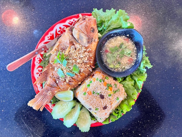 Fried Rice with whole Garlic tilapia fish