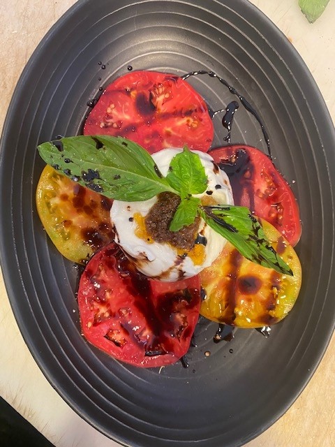 Burrata alla Caprese