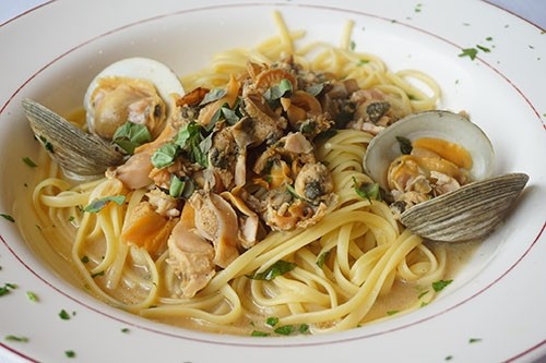 Linguini with White Clam Sauce