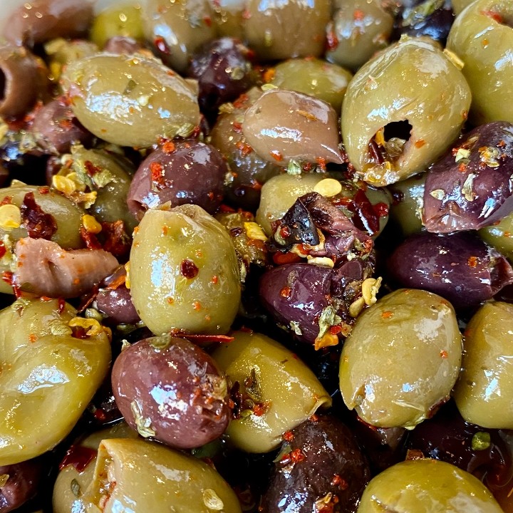 Deli Marinated Mixed Olives 8 oz