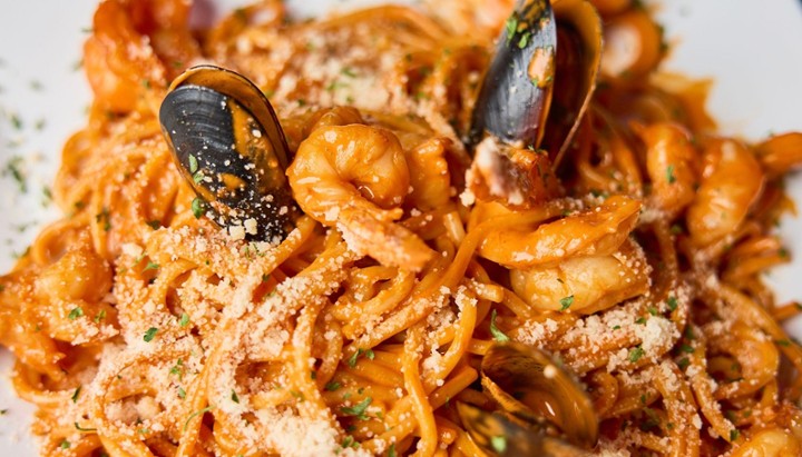 PASTA CON CAMARON A LA BUCANERA