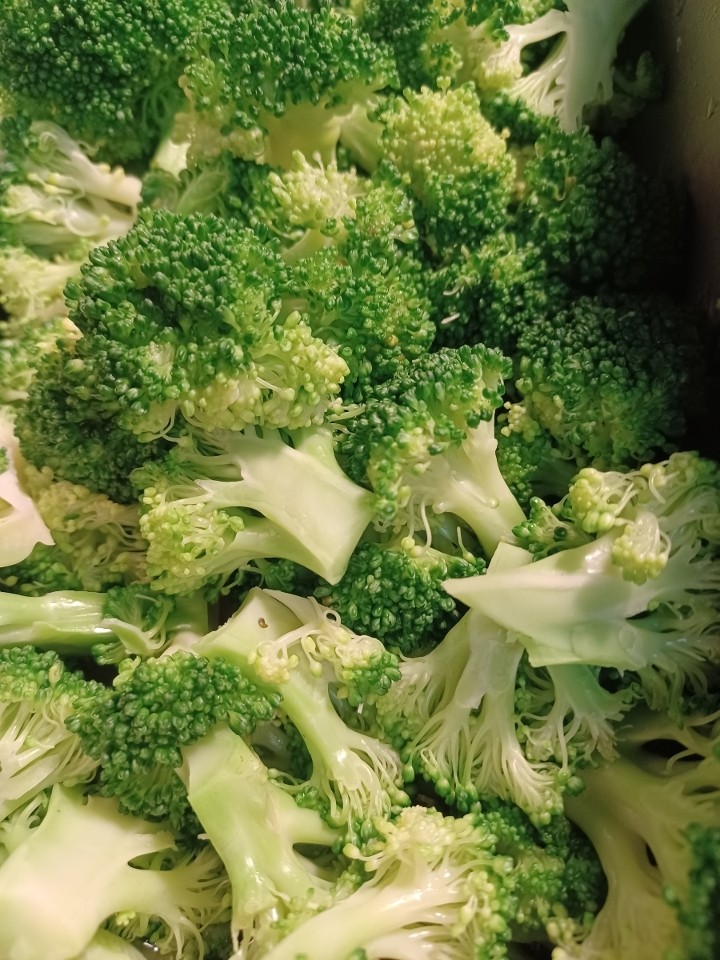 Broccoli (large - 12 oz)