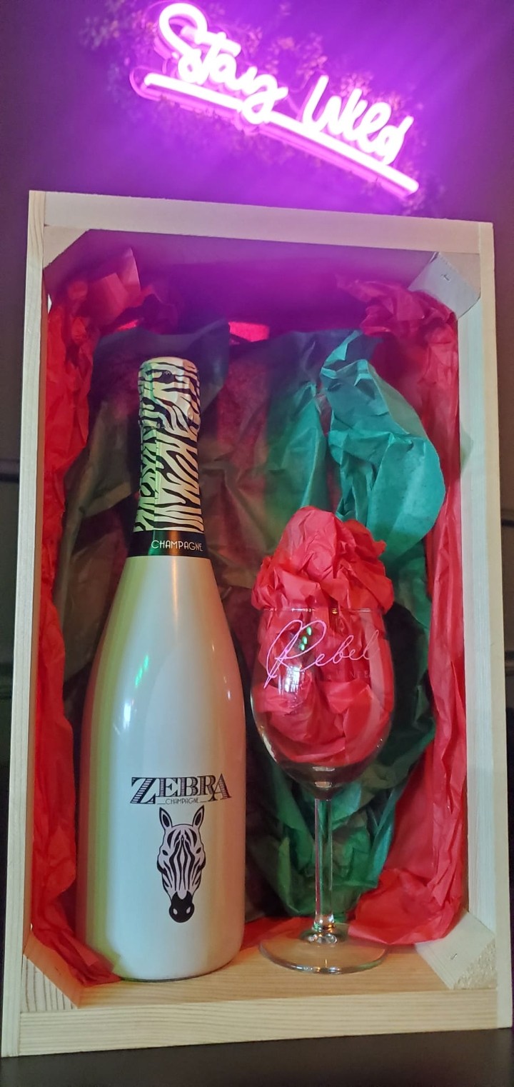 Zebra Champagne Gift Basket