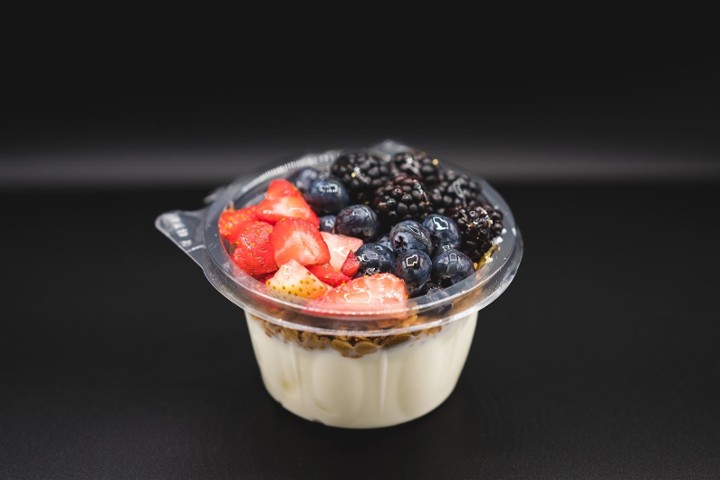 Bulgarian yogurt with berries
