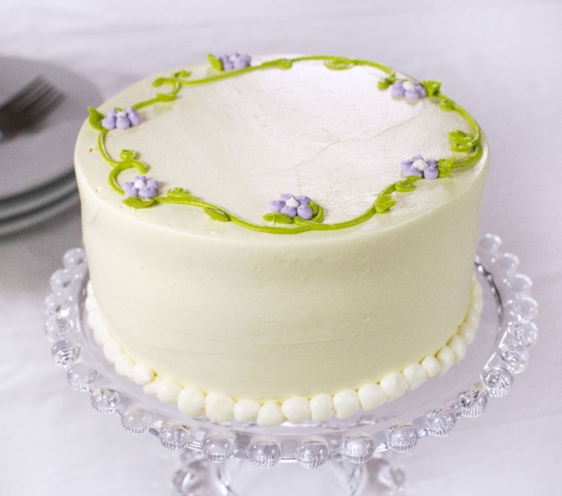8" Classic Vanilla Cake