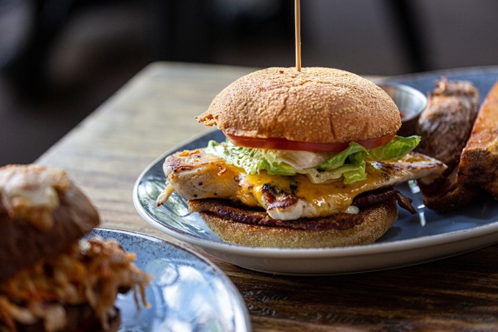 GOLD MEDAL CHICKEN SANDWICH