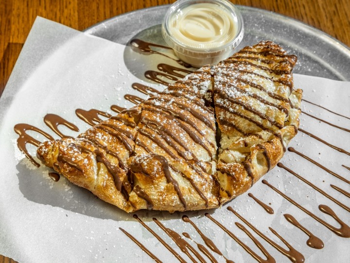 Cookies N Creme Calzone