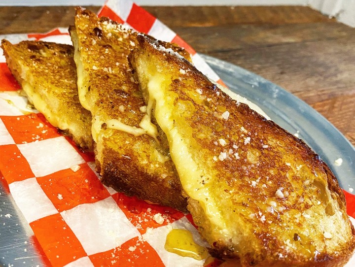 ULTIMATE TRUFFLE GRILLED CHEESE
