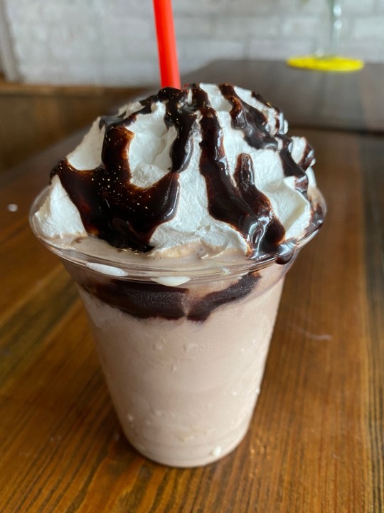 BLACK & WHITE MILK SHAKE