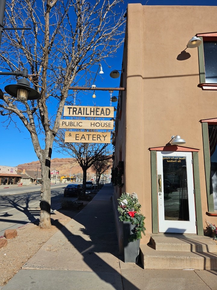 The Trailhead Public House & Eatery