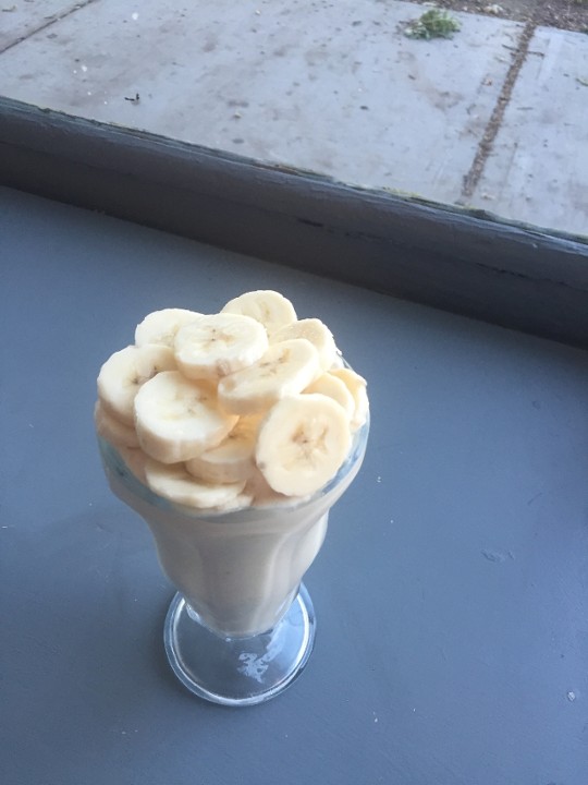 PEANUT BUTTER BANANA SHAKE