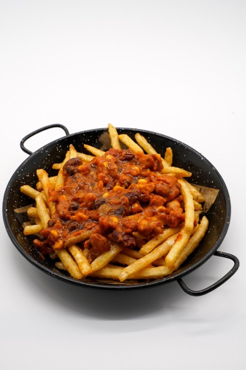 Cheese fries with chili carne plant based