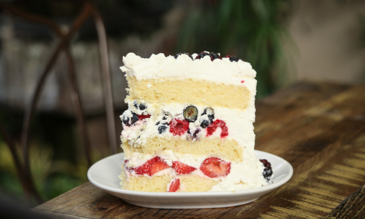 Mixed Berry Whip Cake