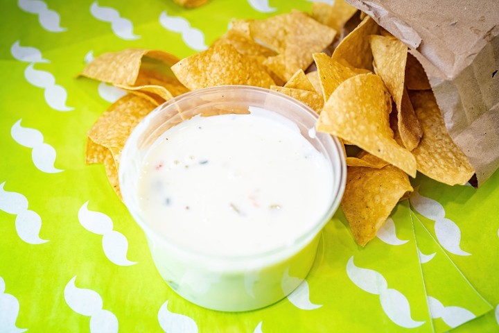 Queso & Chips