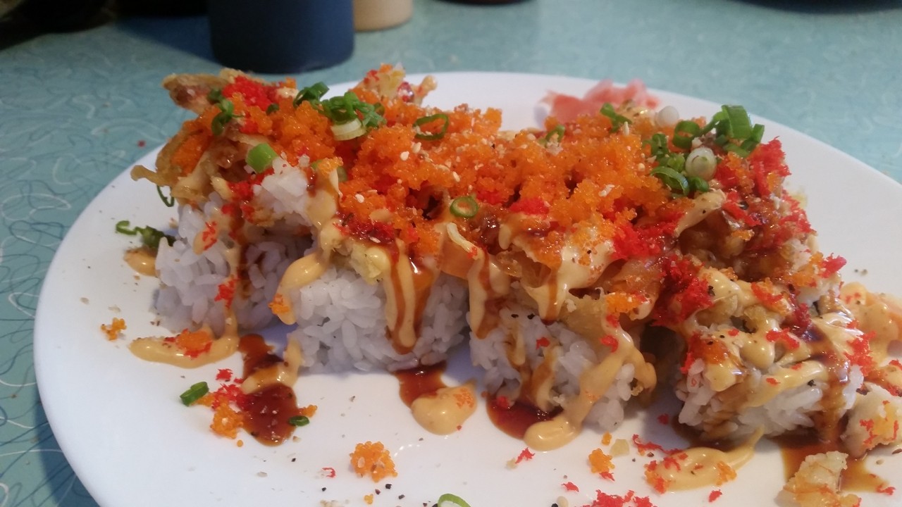 Pixie Roll (shrimp tempura topped with chopped shrimp tempura)