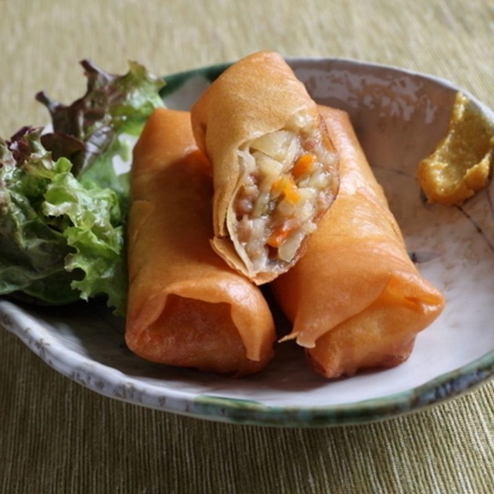 Haru Maki (crispy fried veggie roll 3 pcs) With Ponzu Sauce)