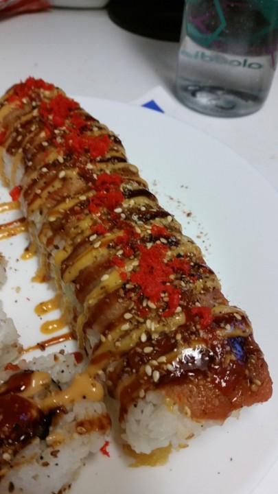 Manhattan Roll (shrimp tempura topped with avocado)