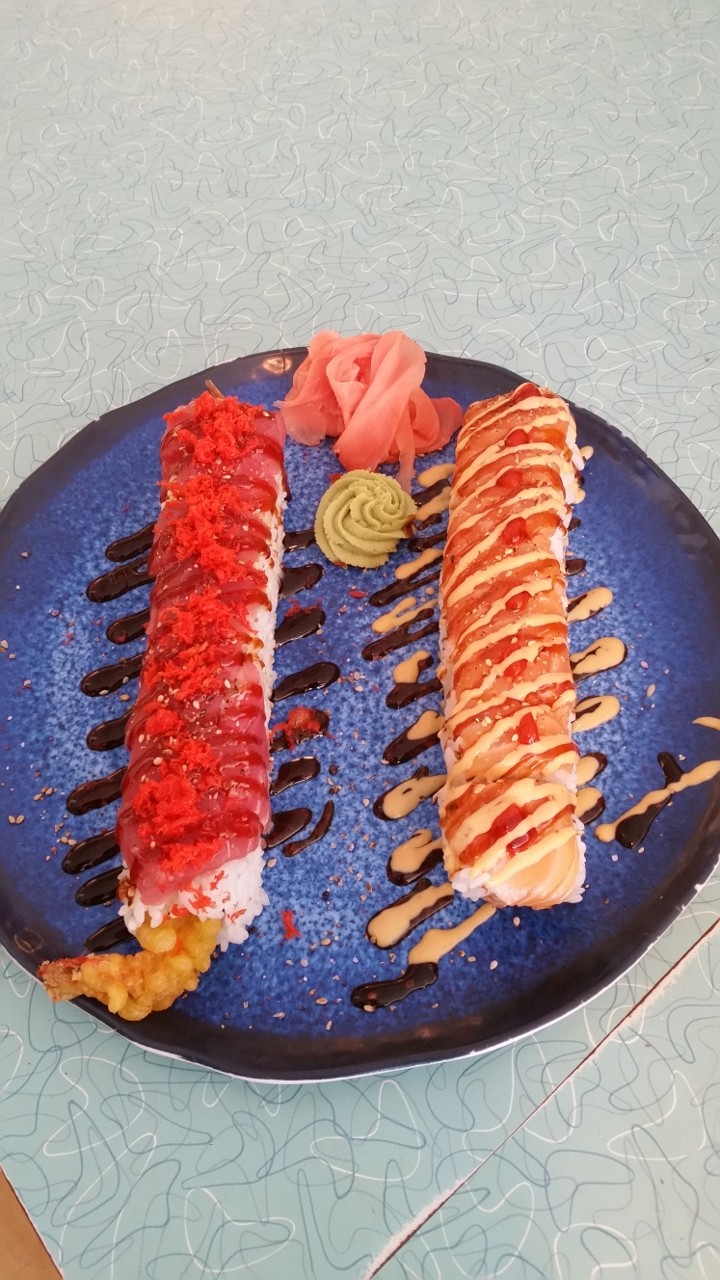 Tokyo Roll (shrimp tempura with tuna on the outside)