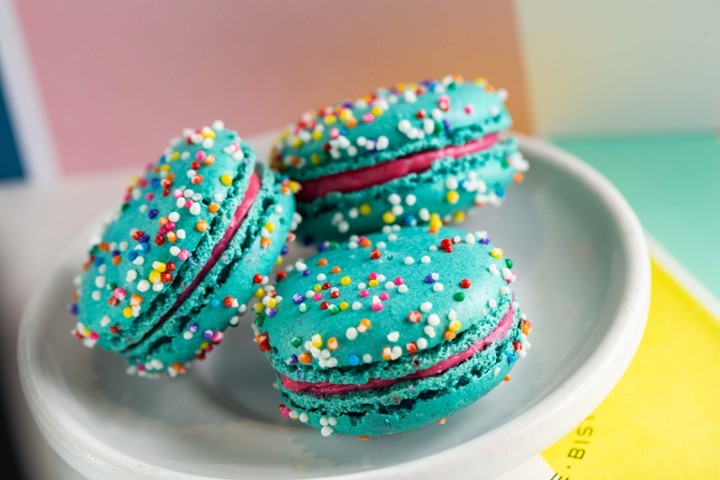 Birthday Cake Macaron