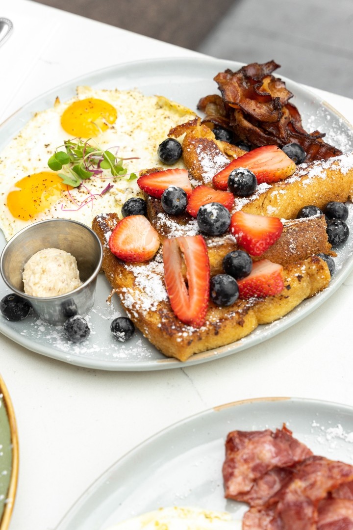 BAE'S FAVORITE FRENCH TOAST.
