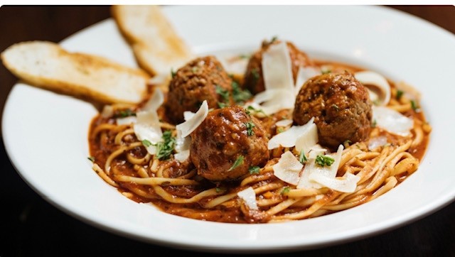 KIDS SPAGHETTI & MEATBALLS