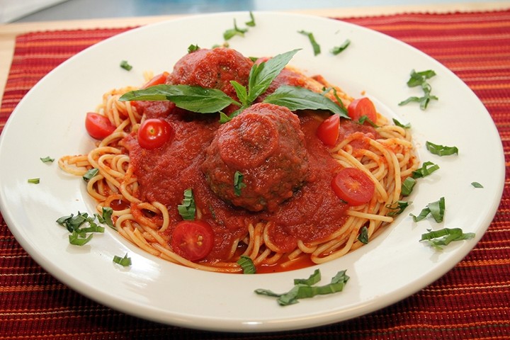 Lunch Spaghetti w/ Meatballs