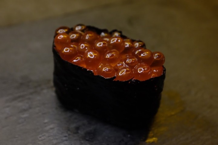 Ikura (Salmon Caviar) Gunkan