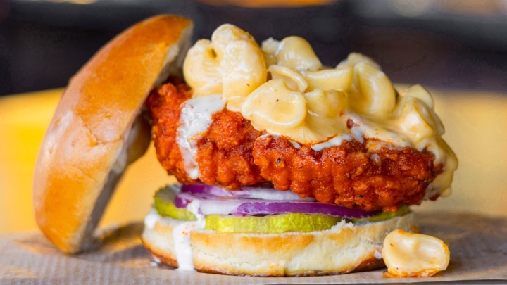 Buffalo Mac 'n' Chicken Sandwich