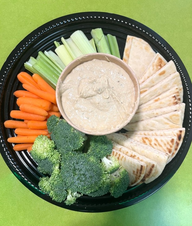 Hummus Tray with Pita & Veggies