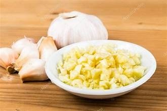 3oz Chopped Garlic in Olive Oil