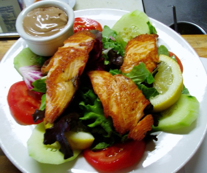 Grilled Salmon Salad