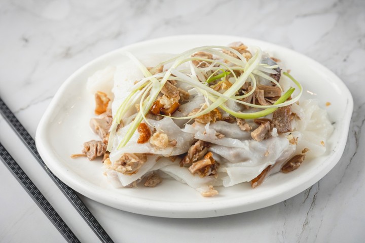 Peking Duck Meat Rice Noodles